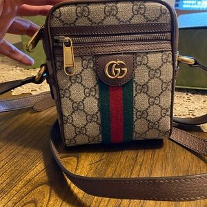 Ophidia Shoulder bag GG Supreme canvas